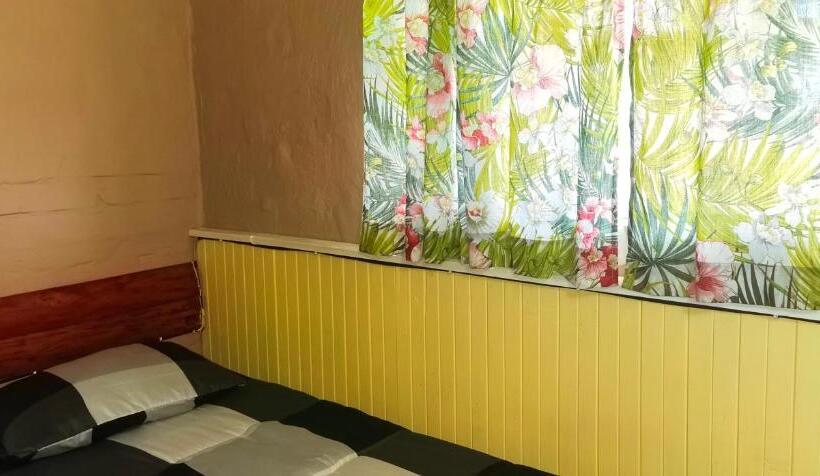 اتاق استاندارد, Moonsong Accommodation & Camping