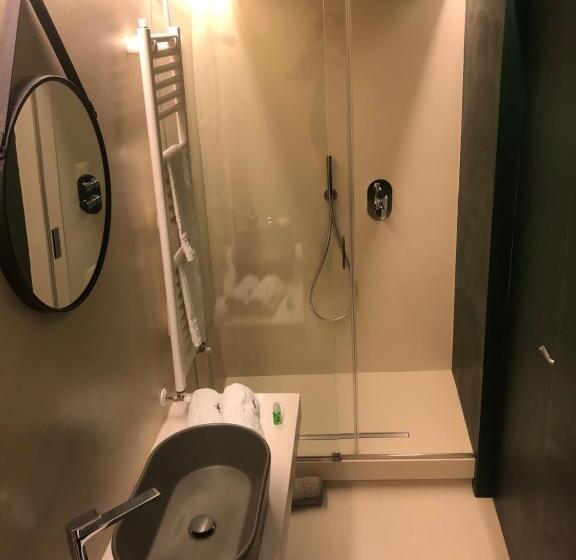 اتاق استاندارد با تخت بزرگ, Suite61