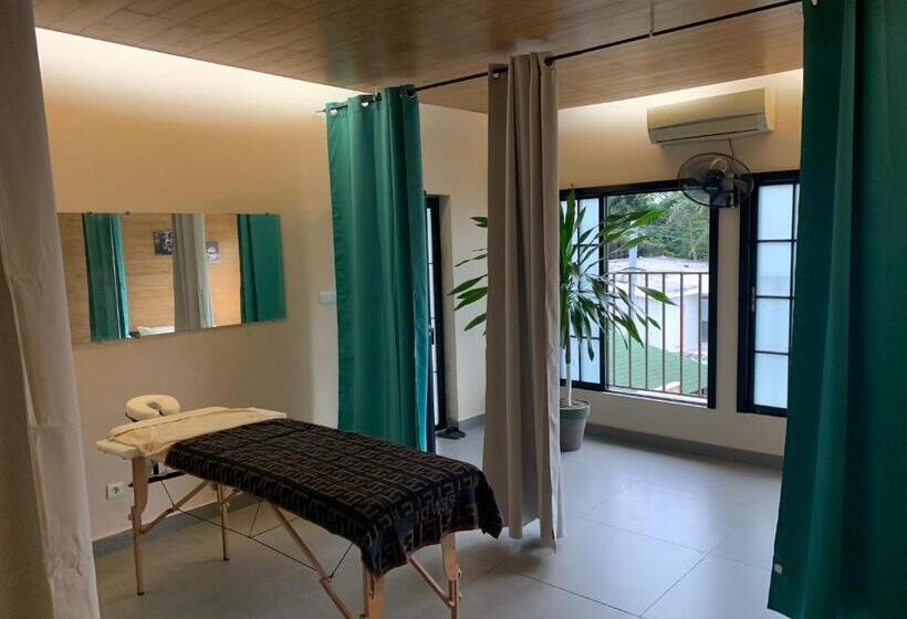 استودیو استاندارد با چشم‌انداز باغ, Fengshui Residence