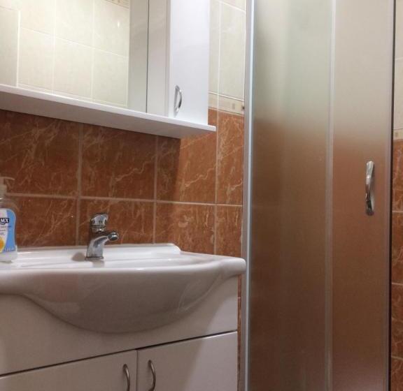 اتاق استاندارد, Hostel Arijana