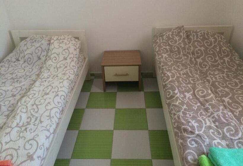 اتاق استاندارد, Hostel Arijana