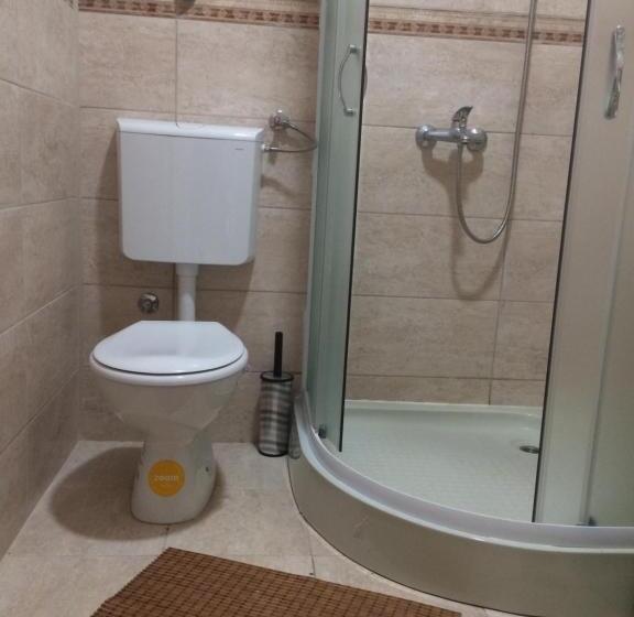 اتاق استاندارد, Hostel Arijana