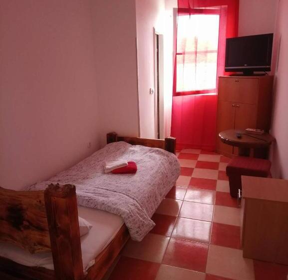اتاق استاندارد یک نفره, Hostel Arijana