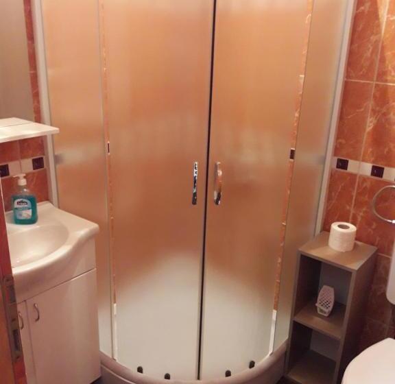 اتاق استاندارد, Hostel Arijana