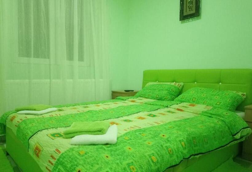 اتاق استاندارد, Hostel Arijana