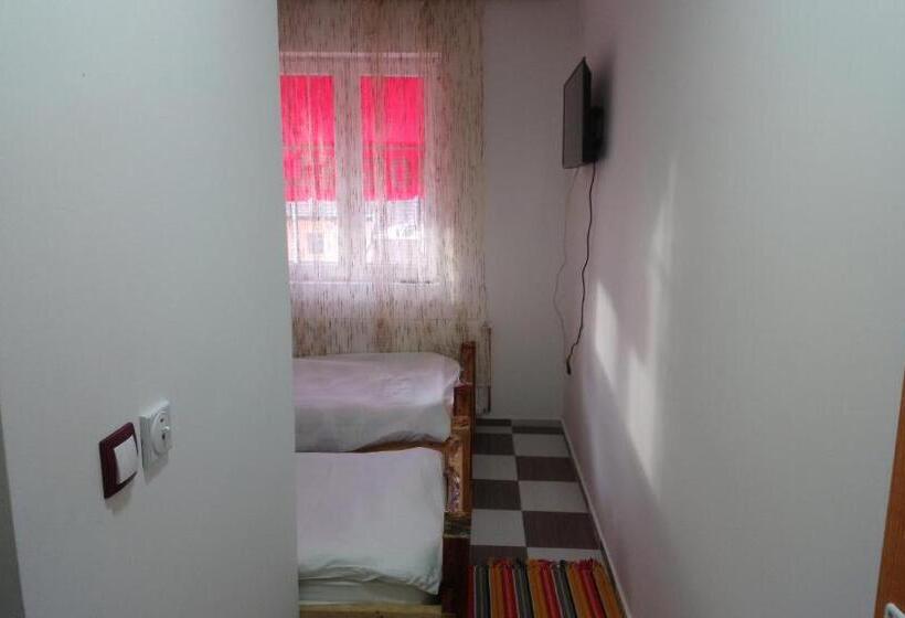 اتاق استاندارد, Hostel Arijana