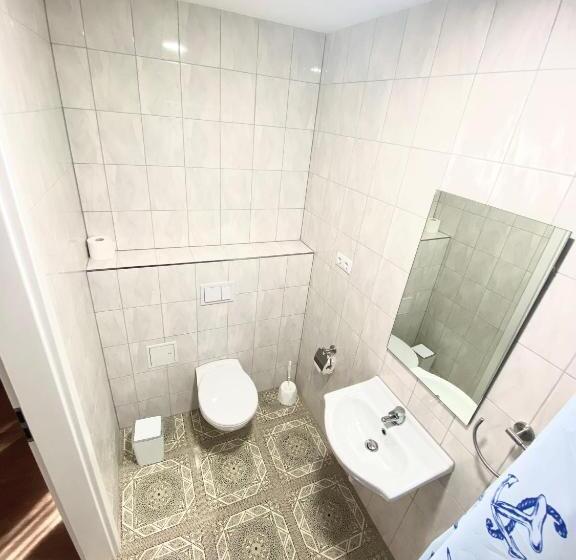 اتاق استاندارد یک نفره, Hamburg Inn