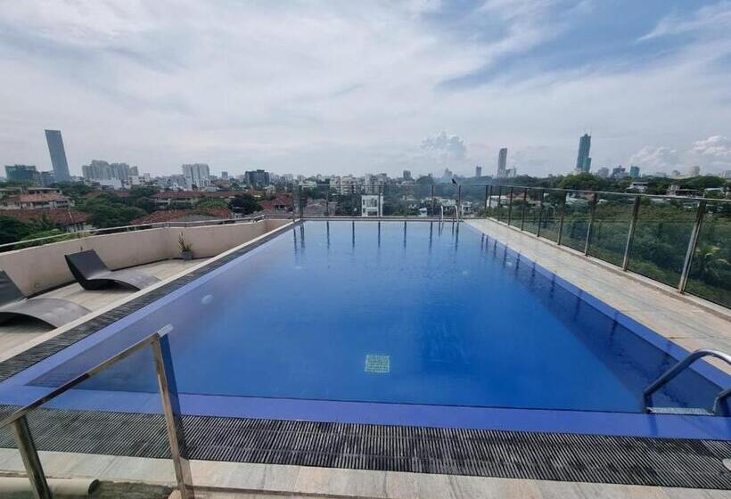 آپارتمان 1 خوابه, Legends Towers Apartments