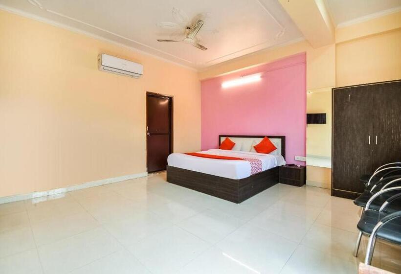 اتاق کلاسیک سه تخته, Oyo Flagship Hotel Ganesham