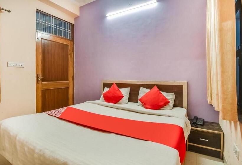 اتاق کلاسیک سه تخته, Oyo Flagship Hotel Ganesham