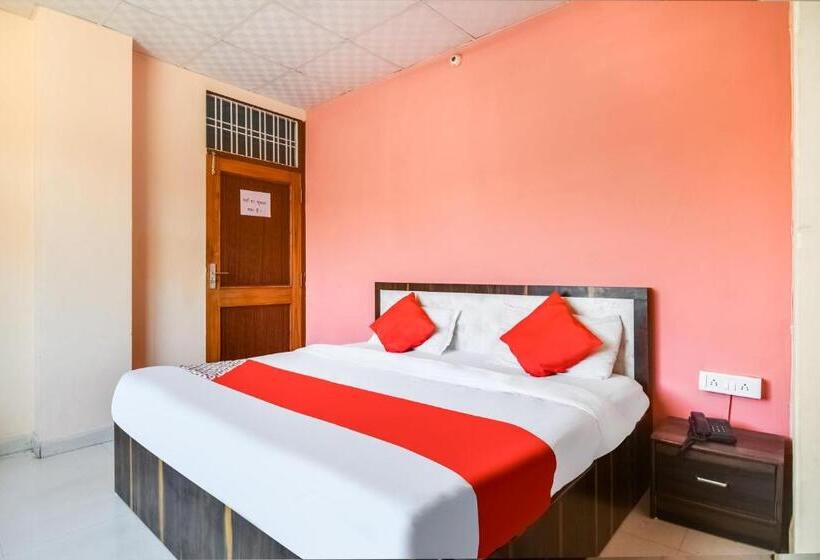 اتاق کلاسیک سه تخته, Oyo Flagship Hotel Ganesham