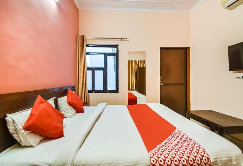 اتاق کلاسیک سه تخته, Oyo Flagship Hotel Ganesham