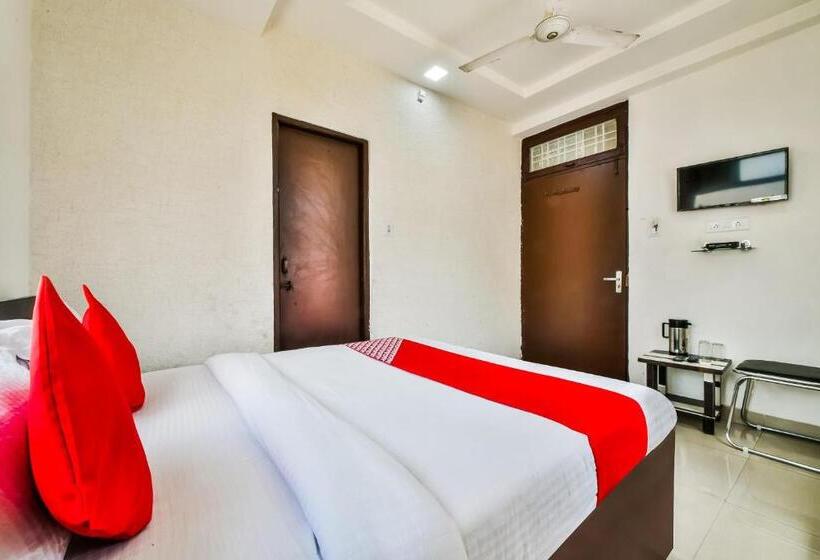 اتاق کلاسیک سه تخته, Oyo Hotel Tirupati Residency