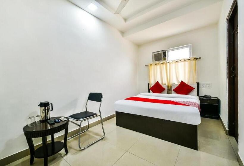 اتاق کلاسیک سه تخته, Oyo Hotel Tirupati Residency
