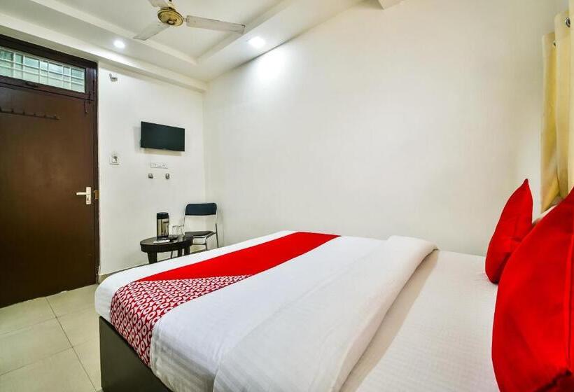 اتاق کلاسیک سه تخته, Oyo Hotel Tirupati Residency