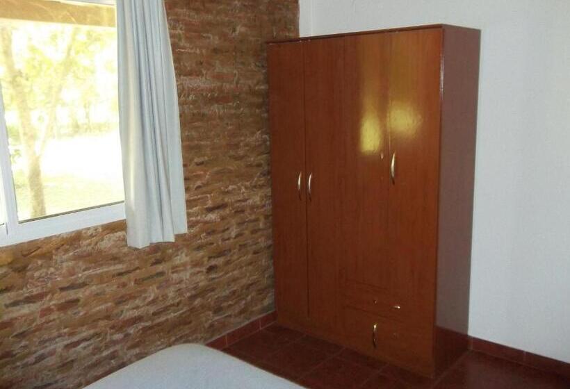 بانگلوی استاندارد, La Posada Del Mar