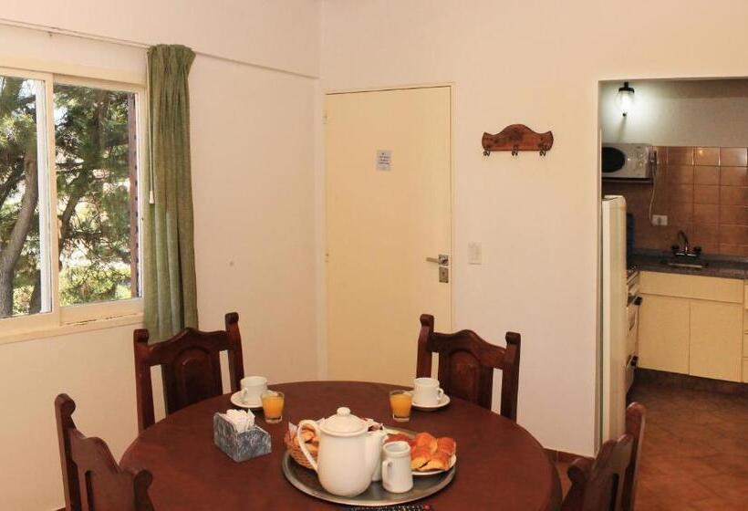 آپارتمان 2 خوابه, Amari Suites