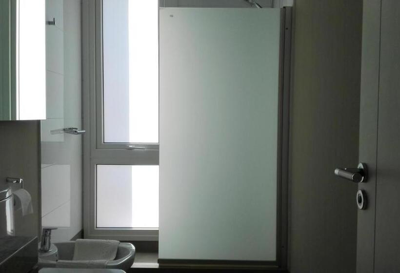 آپارتمان 1 خوابه با بالکن, Amura Suites