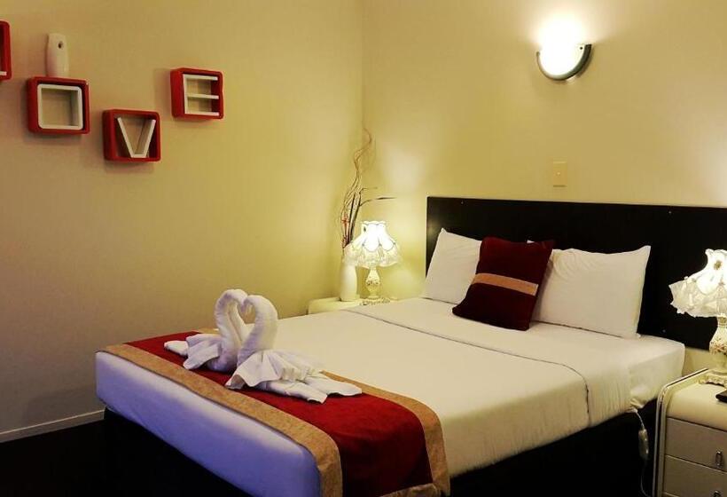سوییت لوکس, Aurora City Suites Motel