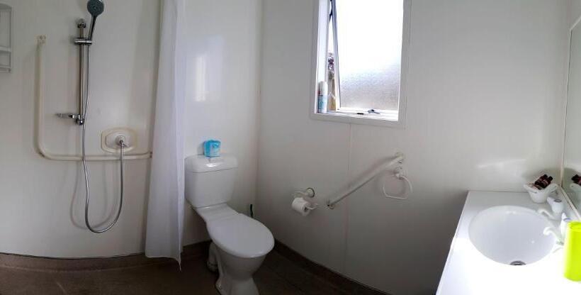 استودیو داخلی مدیریتی, Aurora City Suites Motel
