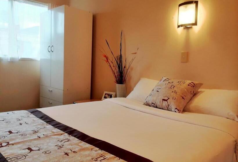 استودیو داخلی مدیریتی, Aurora City Suites Motel