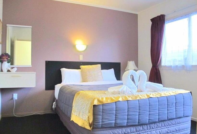 سوئیت 2 خوابه, Aurora City Suites Motel