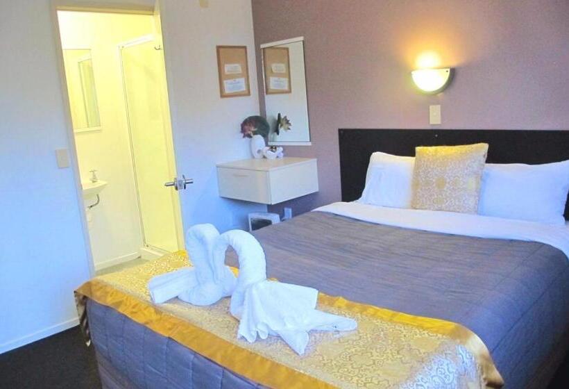 سوئیت 2 خوابه, Aurora City Suites Motel