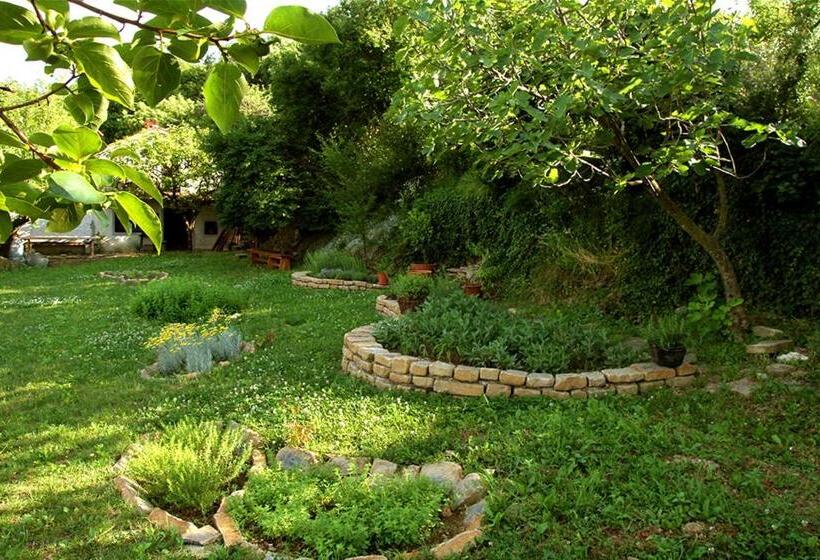 اتاق استاندارد, Farm Stay Domačija Butul