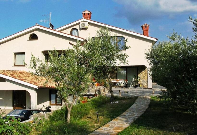اتاق استاندارد, Farm Stay Domačija Butul