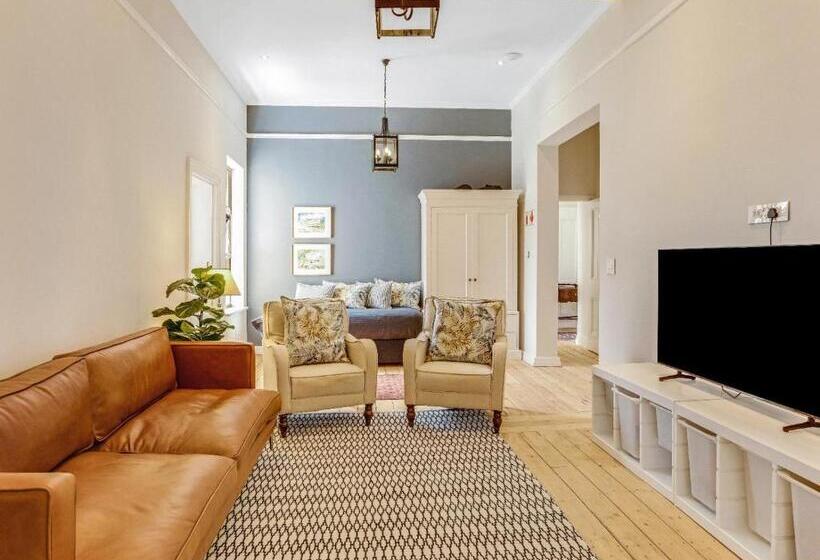 1 Bedroom Penthouse Apartment, One Kensington Boutique