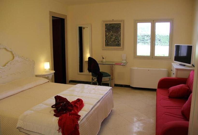 اتاق استاندارد سه تخته با چشم‌انداز باغ, Sicilia Bedda B&b