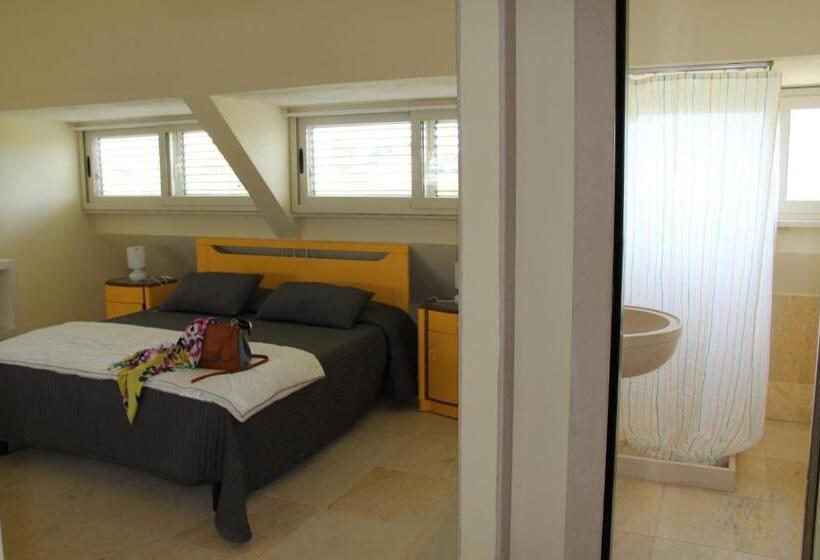 اتاق استاندارد چهارنفره با چشم‌انداز باغ, Sicilia Bedda B&b