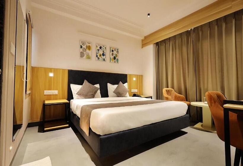 اتاق لوکس با تخت بزرگ, Sparkle Inn