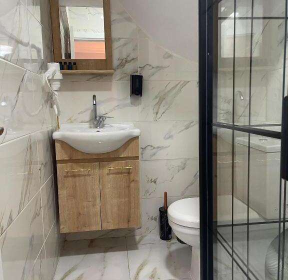 سوییت لوکس, Taksim Rain Hause