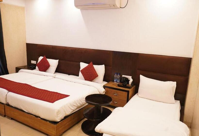 اتاق راحتی سه تخته, O Delhi, Near Metro Station Karol Bagh