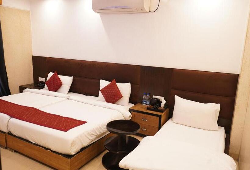 اتاق راحتی سه تخته, O Delhi, Near Metro Station Karol Bagh