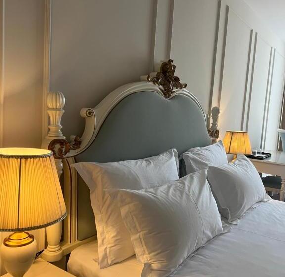 اتاق لوکس با تخت بزرگ, Sol Invictus Boutique Hotel Durres Albania