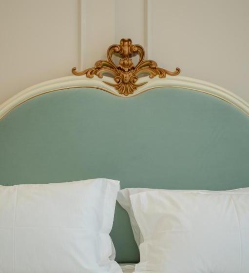مجموعه ویستا شهر, Sol Invictus Boutique Hotel Durres Albania