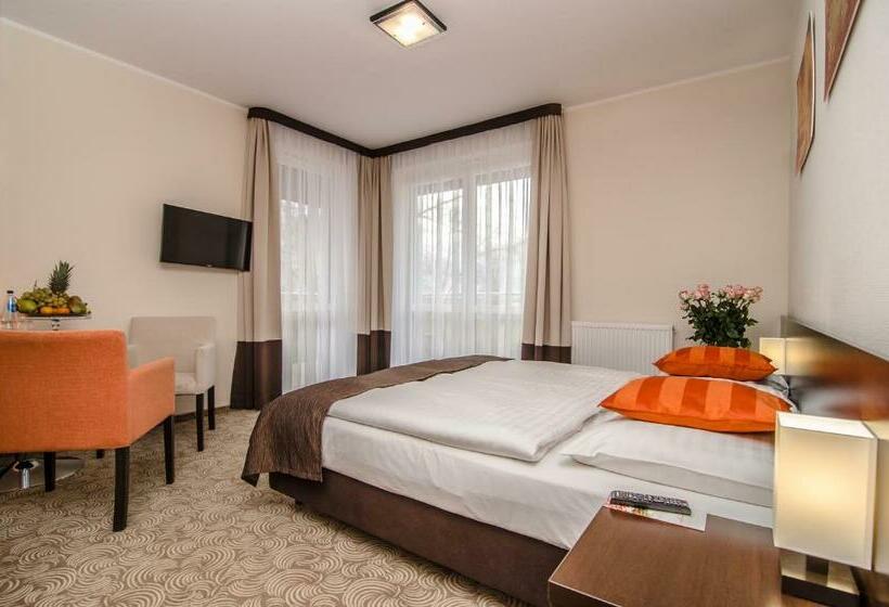 اتاق استاندارد با چشم‌انداز دریاچه, Emocja Spa