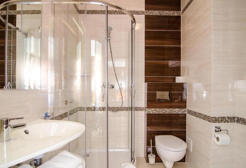 سوئیت جونیور با چشم‌انداز, Emocja Spa