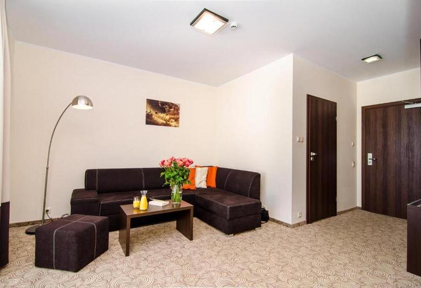 سوئیت جونیور با چشم‌انداز, Emocja Spa