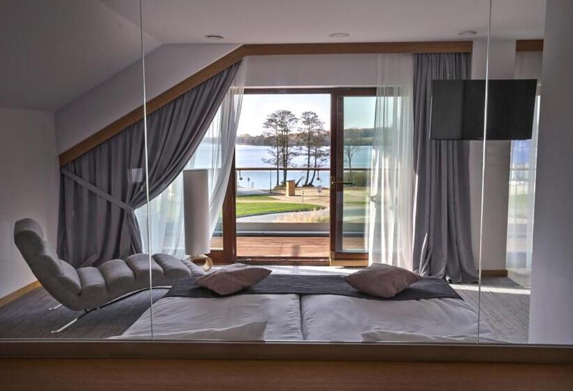 1 Bedroom Apartment Lake View, Marina Club