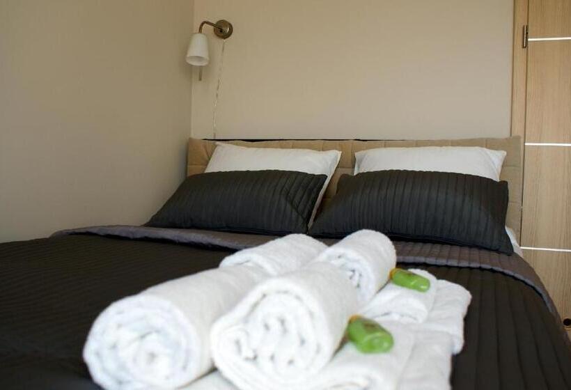 Comfort room with lake view, Villa Modlin Airport
