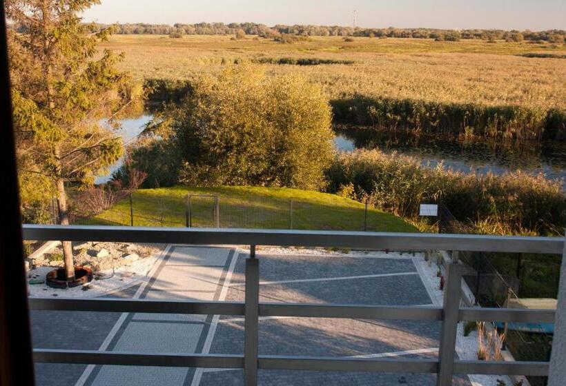 Comfort room with lake view, Villa Modlin Airport