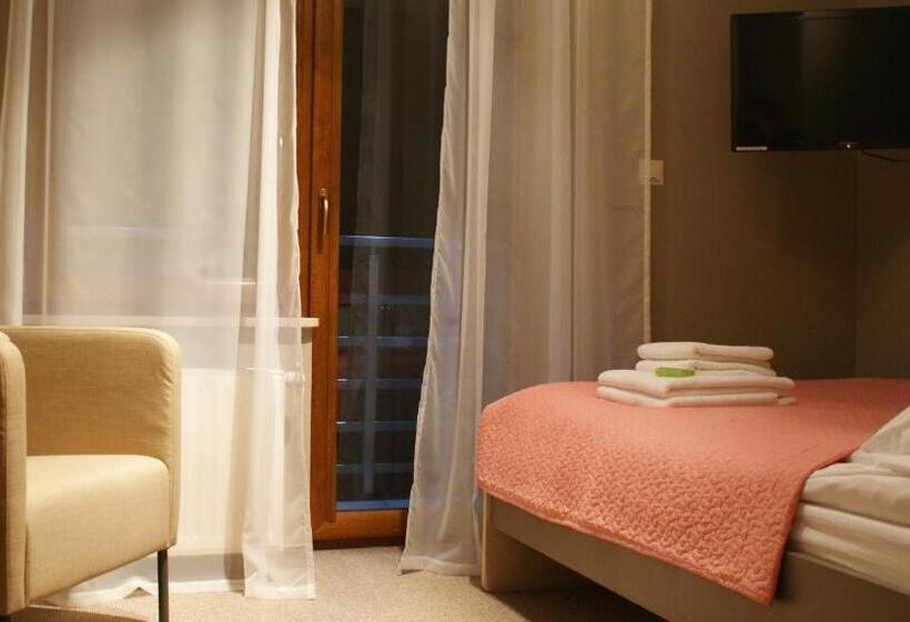 Comfort room with lake view, Villa Modlin Airport