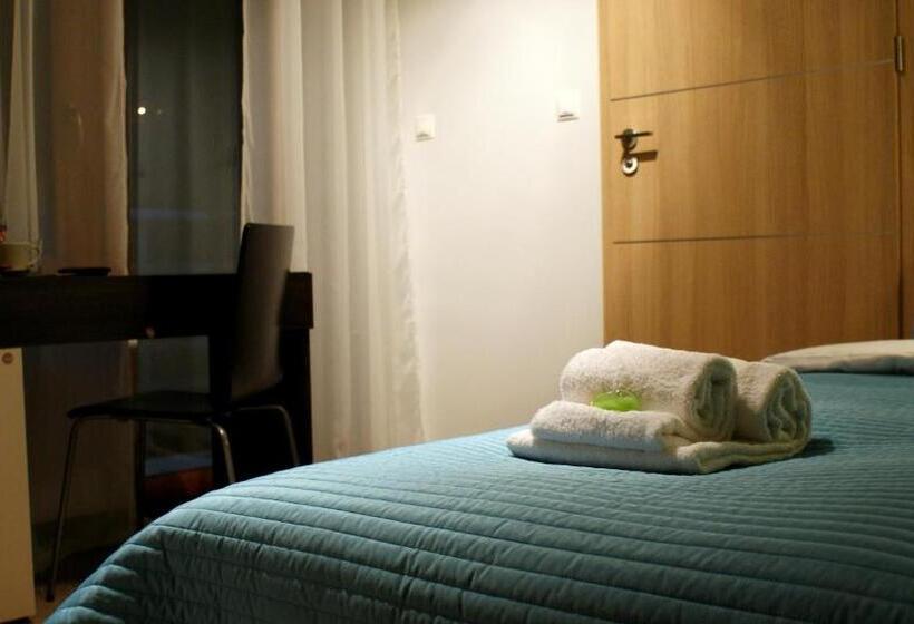 اتاق استاندارد یک تخته با بالکن, Villa Modlin Airport