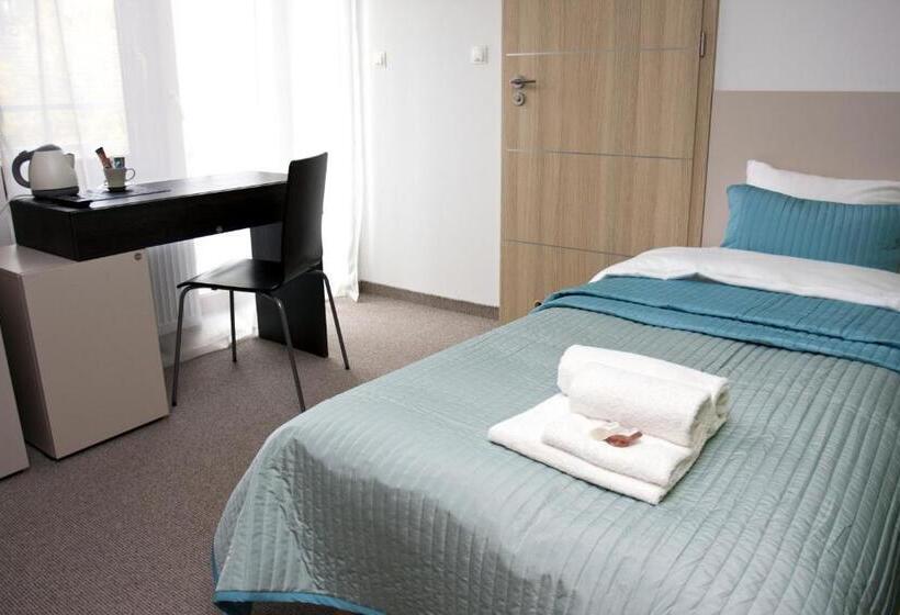 اتاق استاندارد یک تخته با بالکن, Villa Modlin Airport