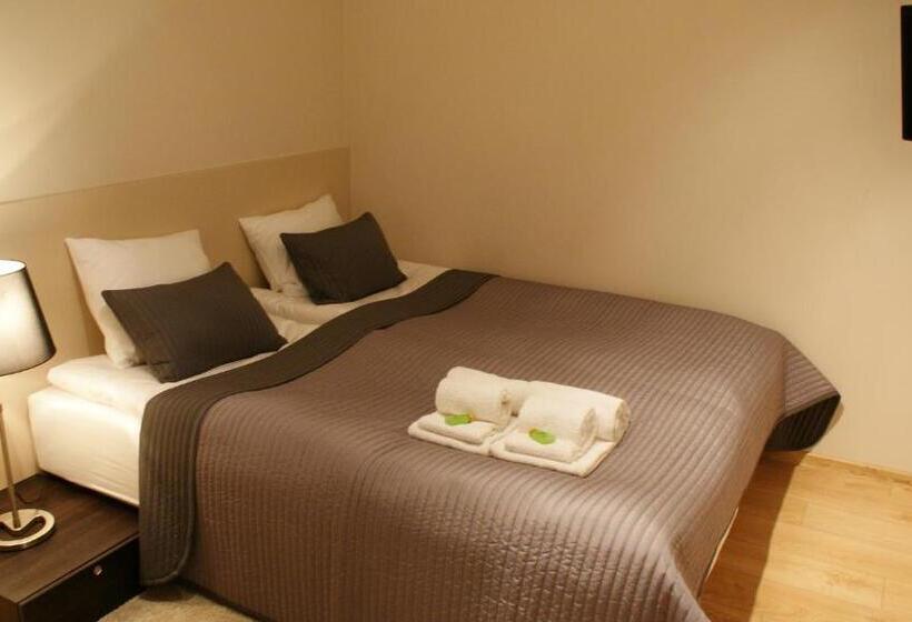 اتاق استاندارد با چشم‌انداز دریاچه, Villa Modlin Airport