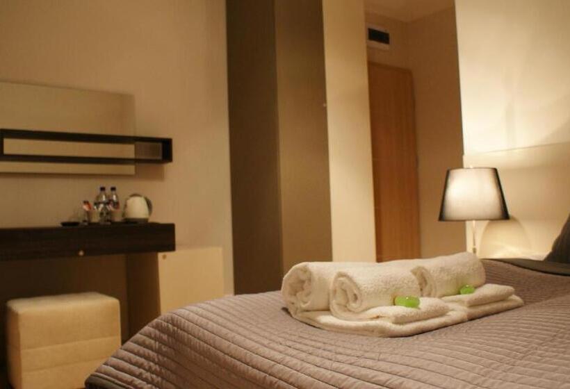 اتاق استاندارد با چشم‌انداز دریاچه, Villa Modlin Airport