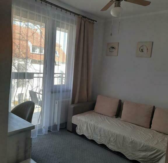 带阳台的三人标准间, Villa Rafa